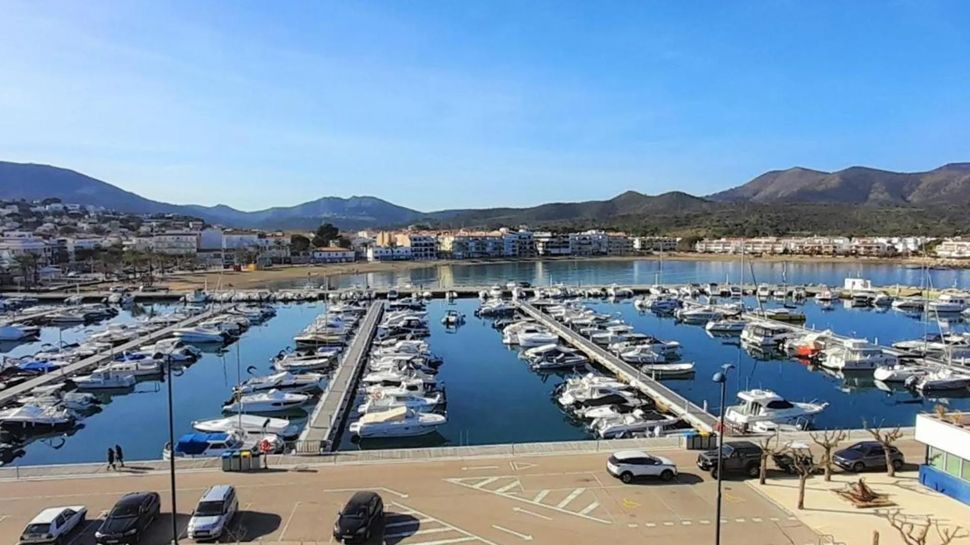 Magnifico Atico Amueblado Con Terraza A 2 Pasos De La Playa - Se Aceptan Mascotas - Es-170-23 Apartment Llanca Spain